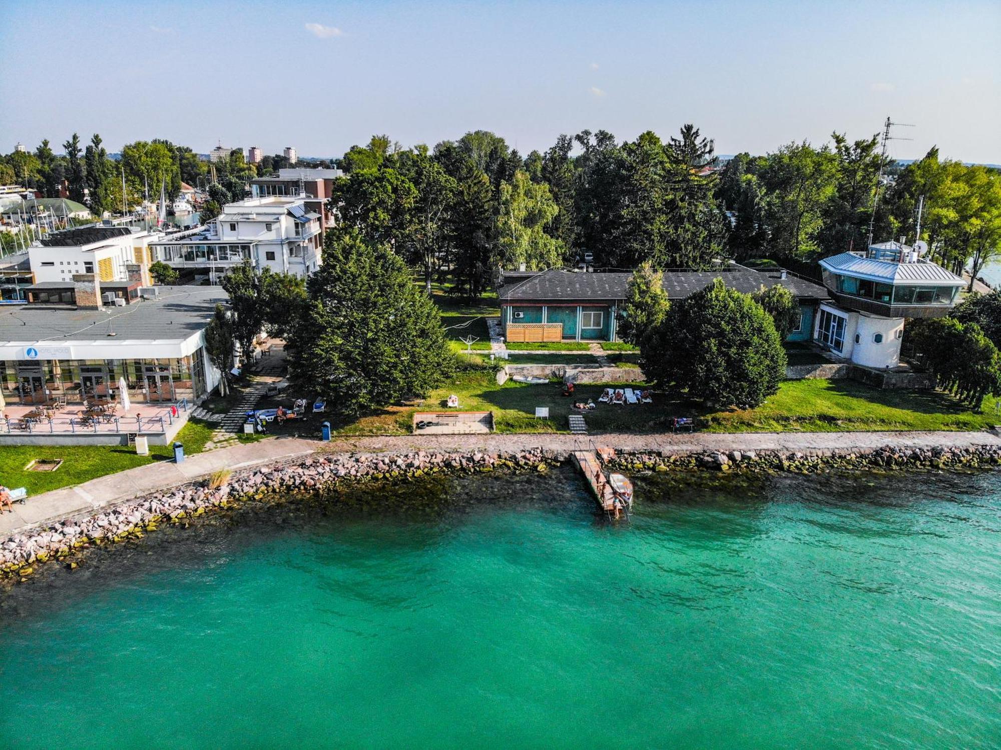 Hotel Yacht Wellness&Business Siófok Exterior foto